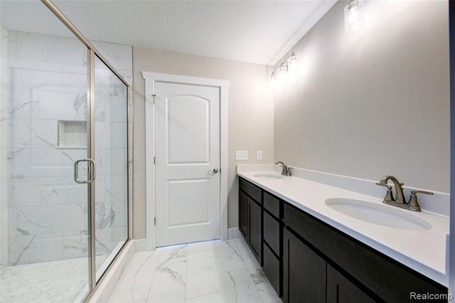 MOH 123 Gambrel Ln, Howell, MI 48843