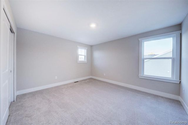 MOH 123 Gambrel Ln, Howell, MI 48843