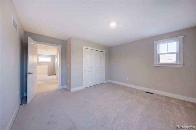 MOH 123 Gambrel Ln, Howell, MI 48843
