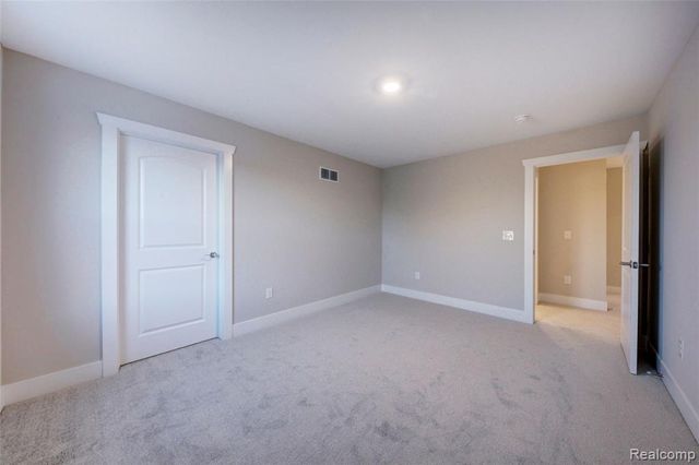 MOH 123 Gambrel Ln, Howell, MI 48843