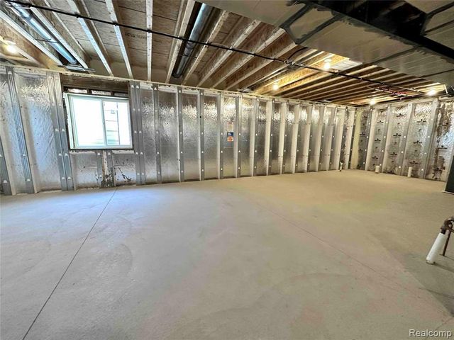 MOH 123 Gambrel Ln, Howell, MI 48843
