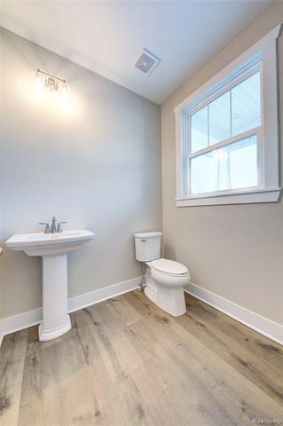 MOH 123 Gambrel Ln, Howell, MI 48843