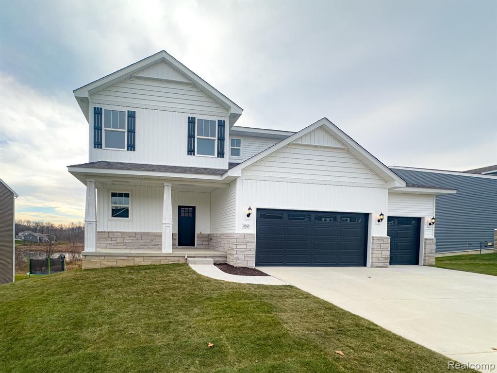 MOH 123 Gambrel Ln, Howell, MI 48843