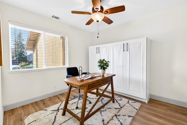 8141 Woodlake Hills Dr, Orangevale, CA 95662