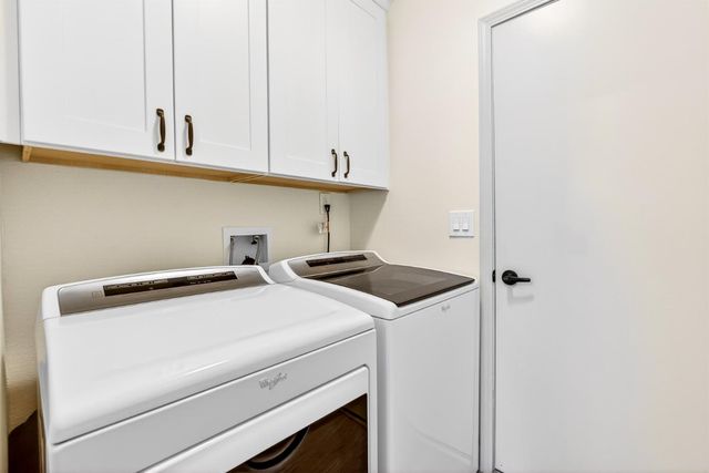 8141 Woodlake Hills Dr, Orangevale, CA 95662