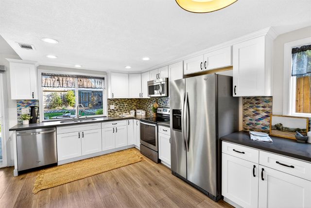 8141 Woodlake Hills Dr, Orangevale, CA 95662