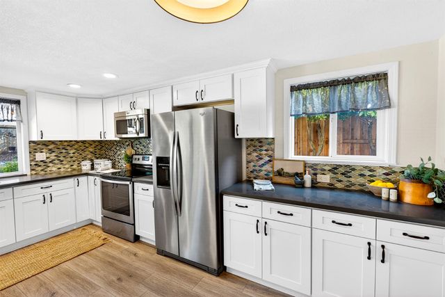 8141 Woodlake Hills Dr, Orangevale, CA 95662