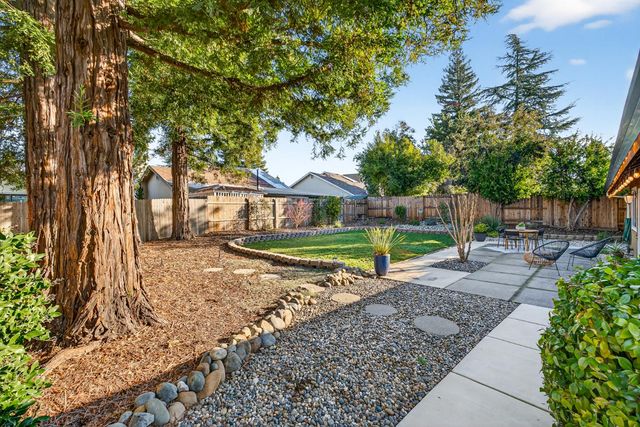 8141 Woodlake Hills Dr, Orangevale, CA 95662