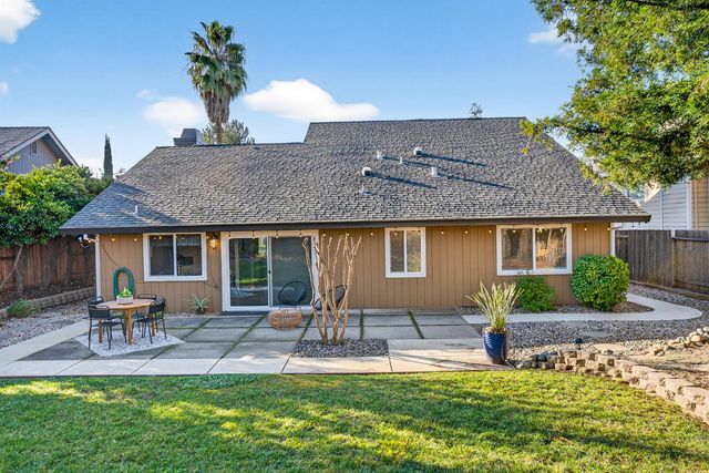 8141 Woodlake Hills Dr, Orangevale, CA 95662