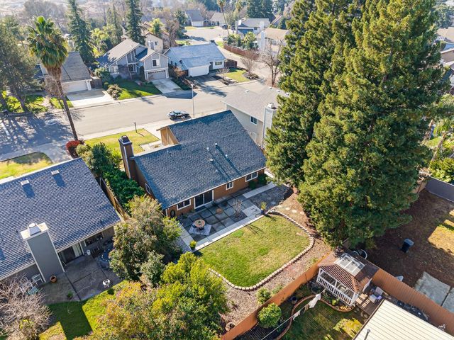 8141 Woodlake Hills Dr, Orangevale, CA 95662