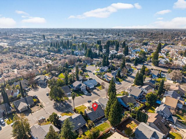 8141 Woodlake Hills Dr, Orangevale, CA 95662