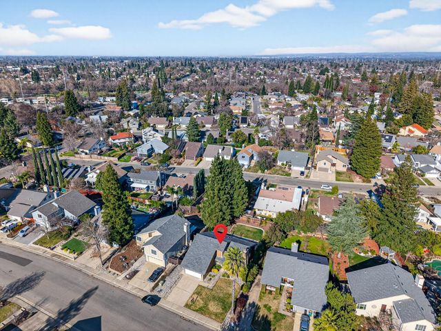 8141 Woodlake Hills Dr, Orangevale, CA 95662