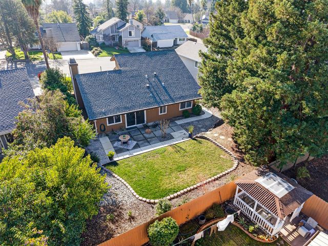 8141 Woodlake Hills Dr, Orangevale, CA 95662