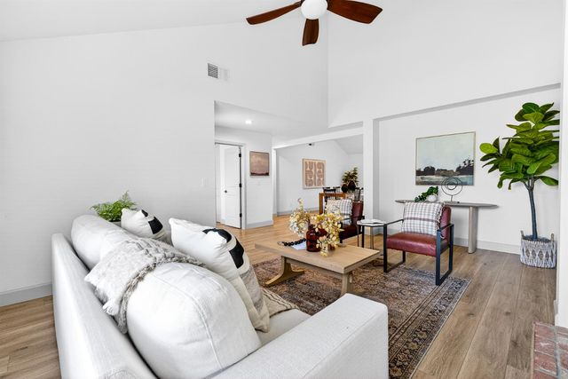 8141 Woodlake Hills Dr, Orangevale, CA 95662