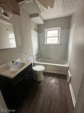 4678 E 147th Street, Cleveland, OH 44128