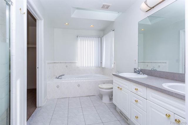 40945 Justin Drive, Sterling Heights, MI 48310