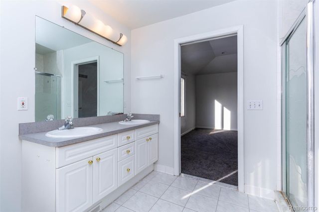 40945 Justin Drive, Sterling Heights, MI 48310