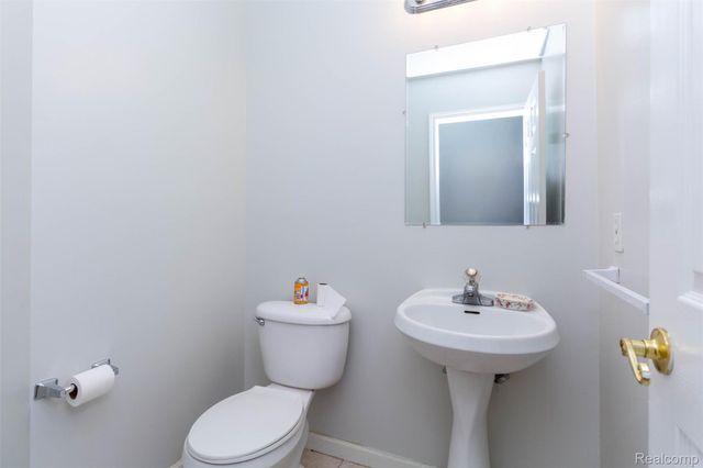 40945 Justin Drive, Sterling Heights, MI 48310