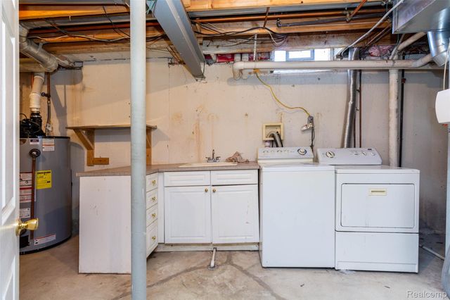 40945 Justin Drive, Sterling Heights, MI 48310