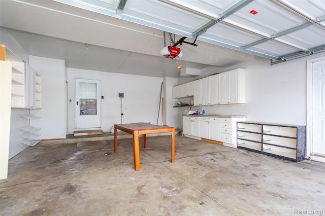 40945 Justin Drive, Sterling Heights, MI 48310