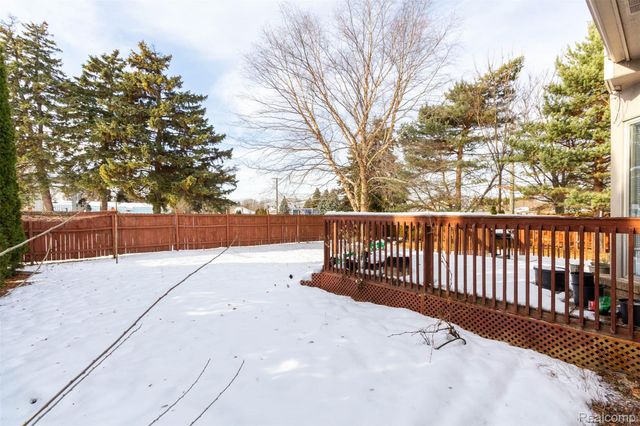 40945 Justin Drive, Sterling Heights, MI 48310