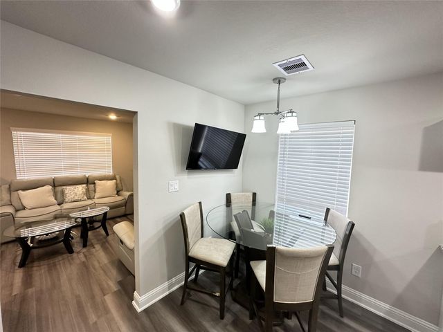203 S 5th Street, Highlands, TX 77562