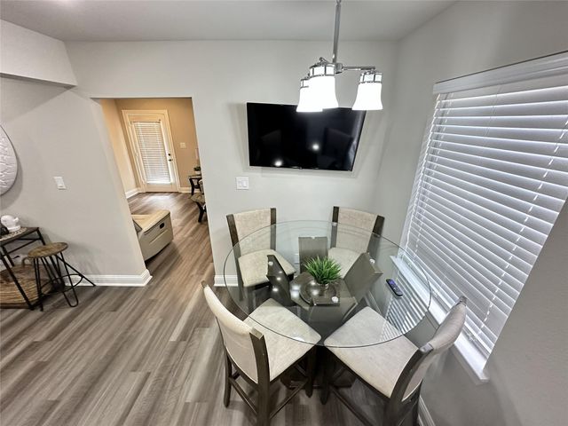 203 S 5th Street, Highlands, TX 77562