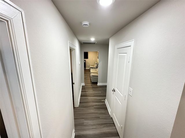 203 S 5th Street, Highlands, TX 77562
