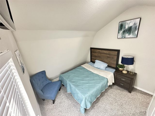 203 S 5th Street, Highlands, TX 77562