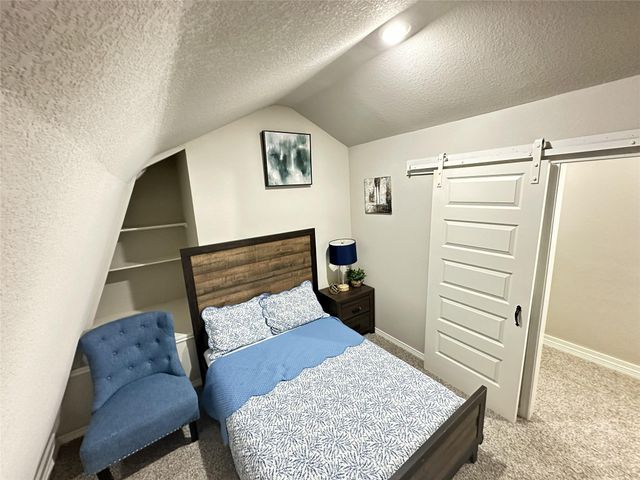 203 S 5th Street, Highlands, TX 77562