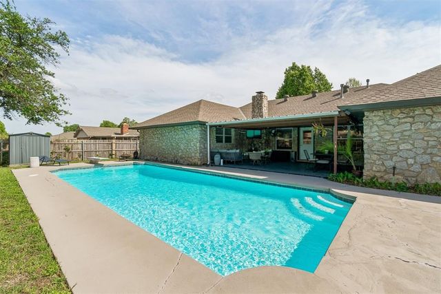 1305 Smiling Hill Boulevard, Edmond, OK 73013
