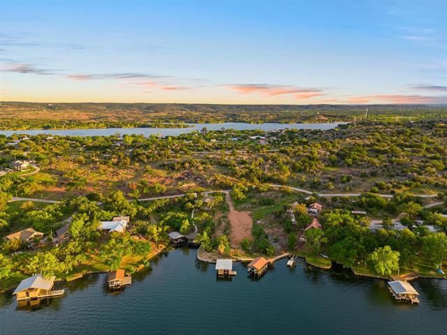 149 Roadrunner LN, Burnet, TX 78611