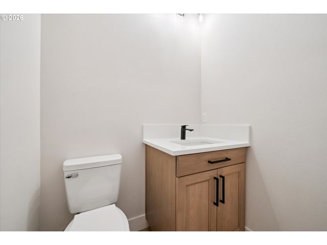 123 WILD DUCK Run, Silverton, OR 97381