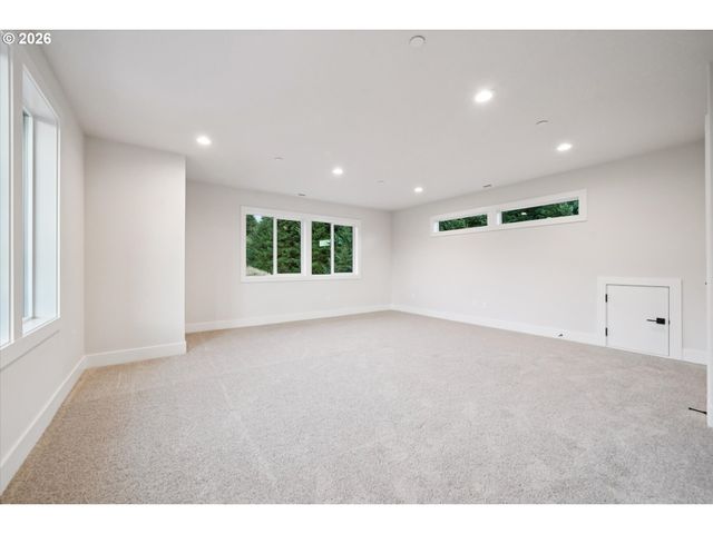 123 WILD DUCK Run, Silverton, OR 97381