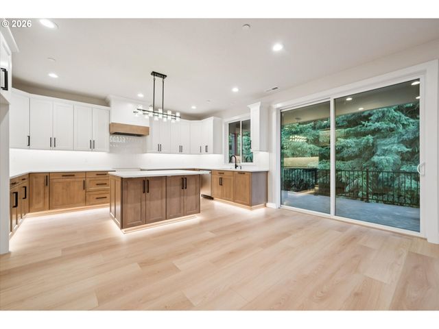 123 WILD DUCK Run, Silverton, OR 97381