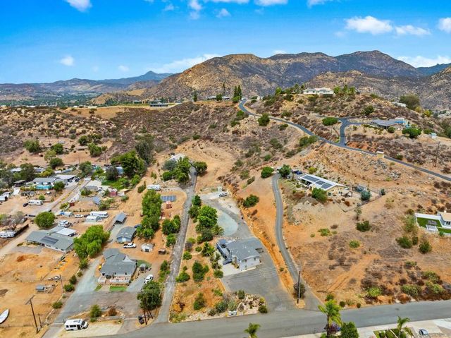 13320 Mapleview Street, Lakeside, CA 92040