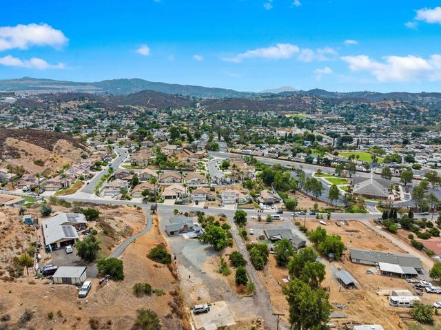 13320 Mapleview Street, Lakeside, CA 92040
