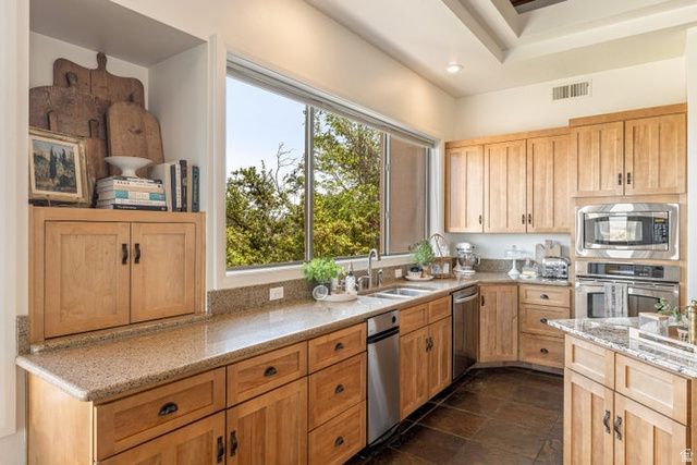 2266 STONE DR, St. George, UT 84790