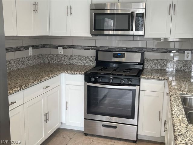 9521 Scenic Sunset Drive, Las Vegas, NV 89117