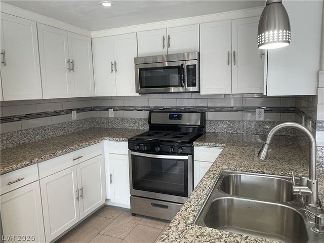 9521 Scenic Sunset Drive, Las Vegas, NV 89117