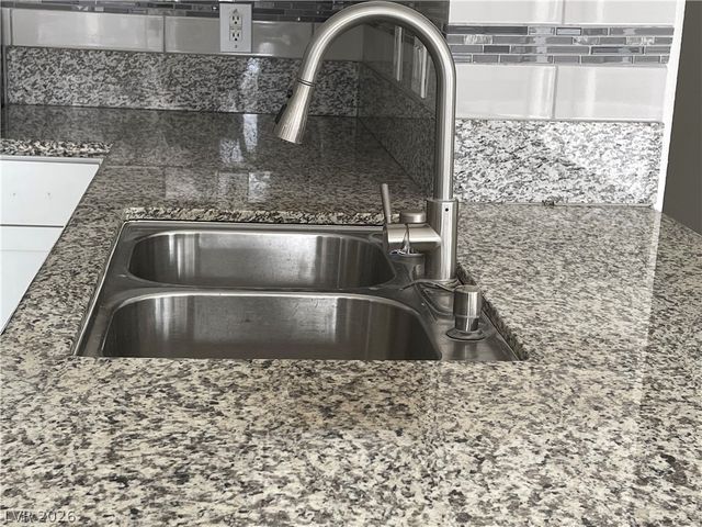 9521 Scenic Sunset Drive, Las Vegas, NV 89117