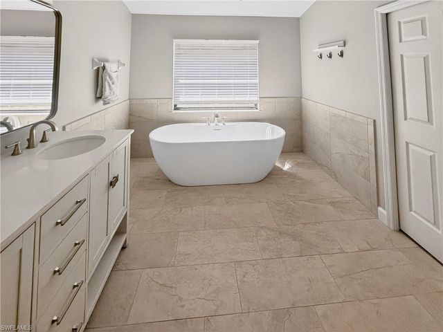 15472 Admiralty CIR 1, North Fort Myers, FL 33917