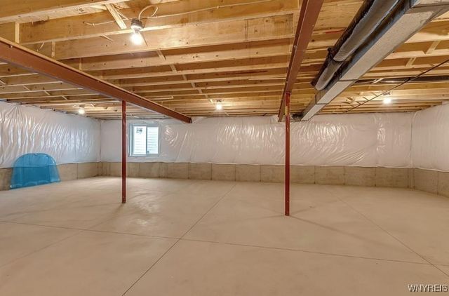 4915 Waterford Lane, Hamburg, NY 14075