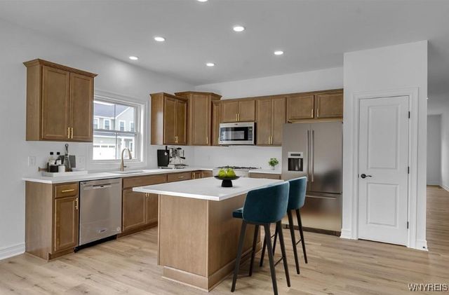 4915 Waterford Lane, Hamburg, NY 14075