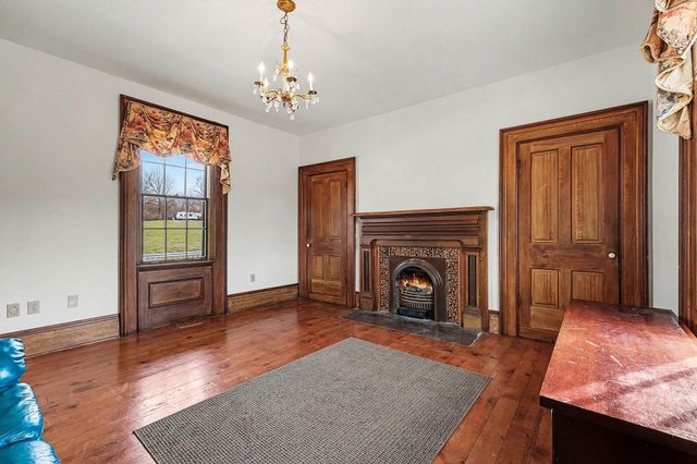 5225 Whitton Road, Petersburg, KY 41080