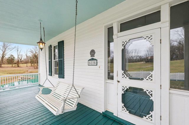 5225 Whitton Road, Petersburg, KY 41080