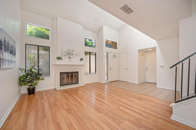 2316 Sandcastle Way, Sacramento, CA 95833