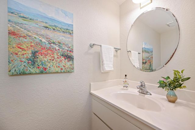 2316 Sandcastle Way, Sacramento, CA 95833