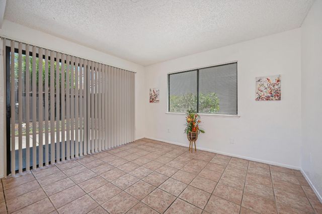 2316 Sandcastle Way, Sacramento, CA 95833