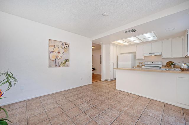 2316 Sandcastle Way, Sacramento, CA 95833